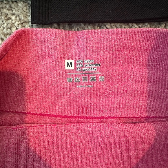 3 Pack Scrunch Workout Shorts-Amazon-Never Worn - Picture 2 of 4